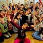 Pokaz iluzji dla dzieci w klasie