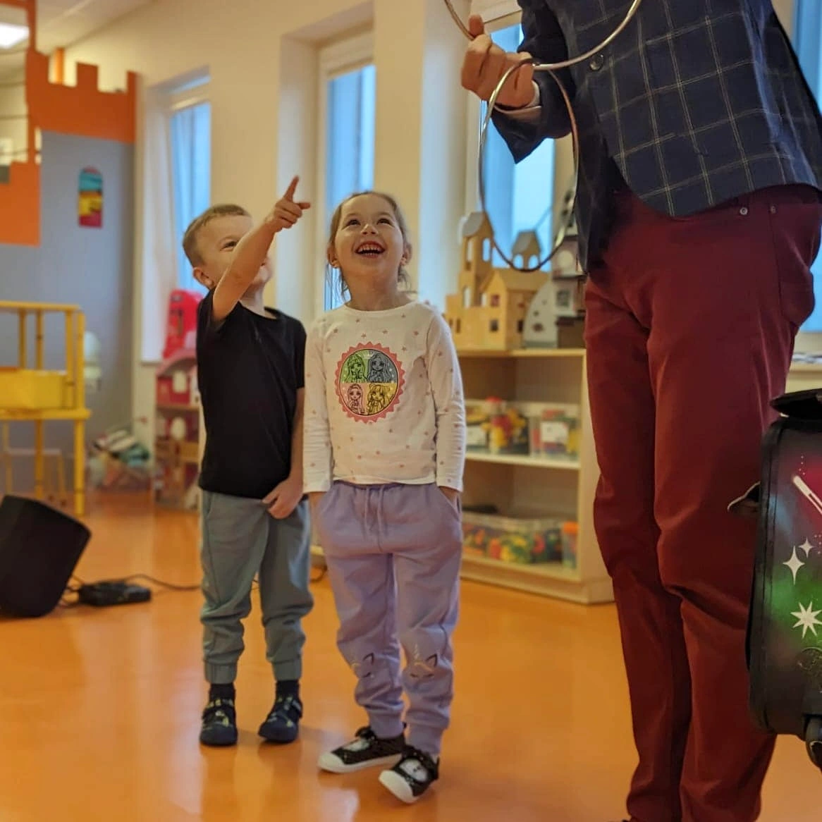 Pokazy iluzji dla dzieci - metalowe obręcze